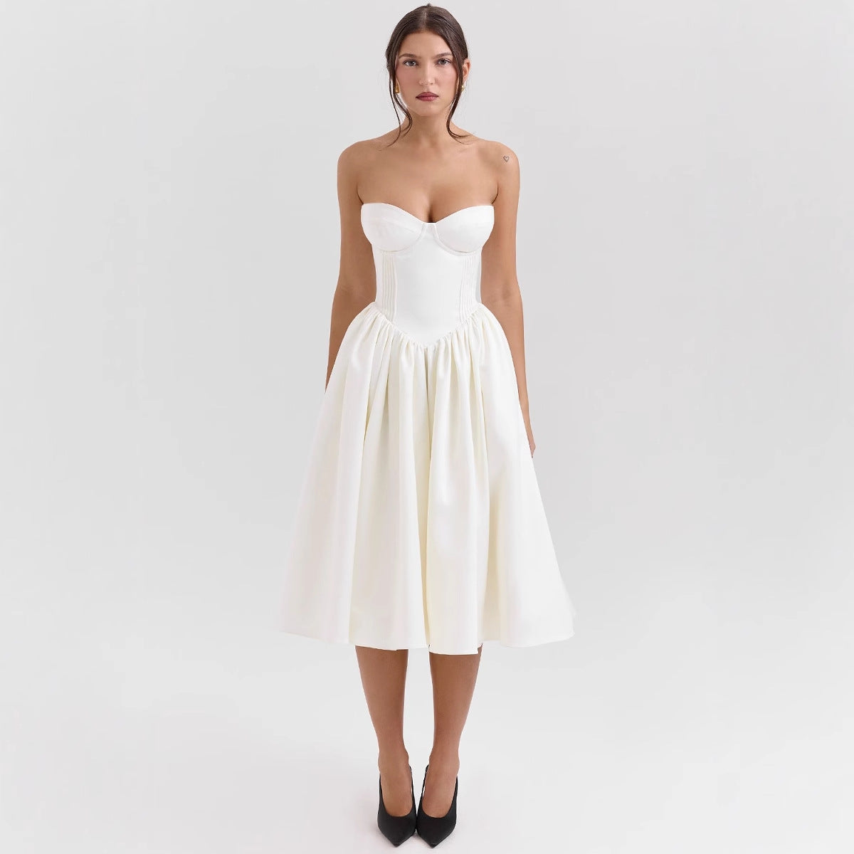 Sexy strapless dress for women in summer